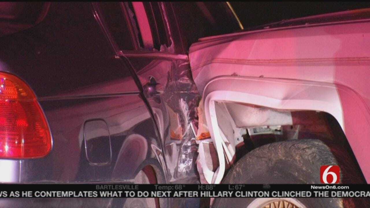 Three Escape After Tulsa Chase, Crash