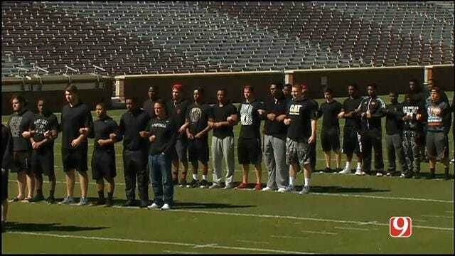 OU Football Team Holds Silent Protest