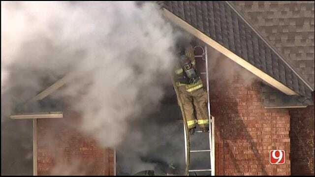 WEB EXTRA: Bob Mills SkyNews 9 HD Flies Over NW OKC House Fire
