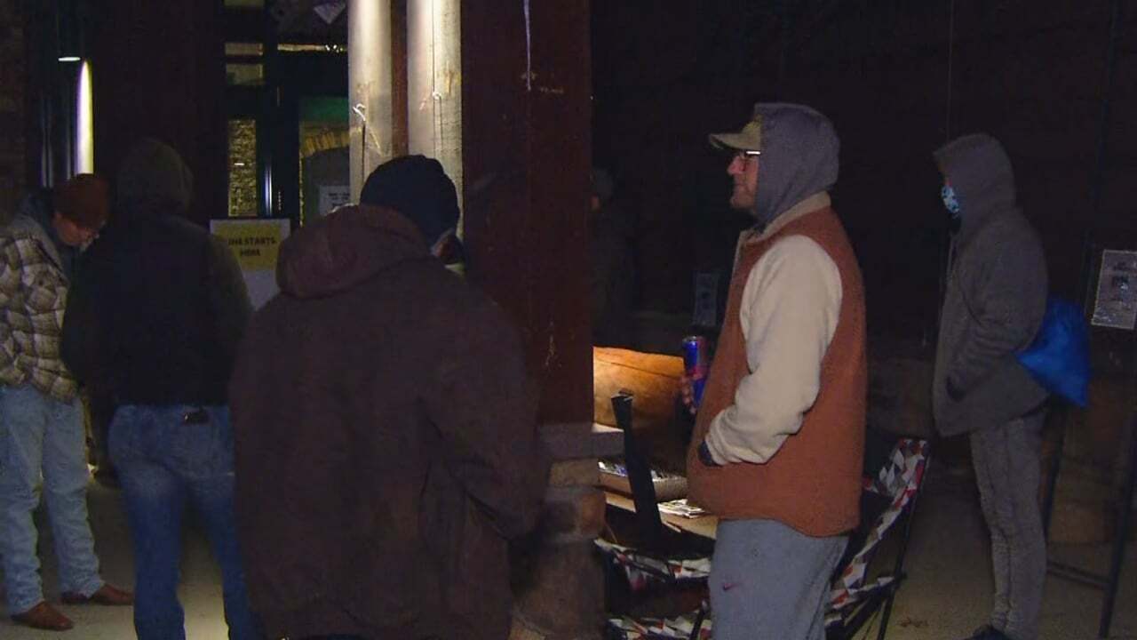 Black Friday Shoppers Brave The Cold At Some OKC Stores