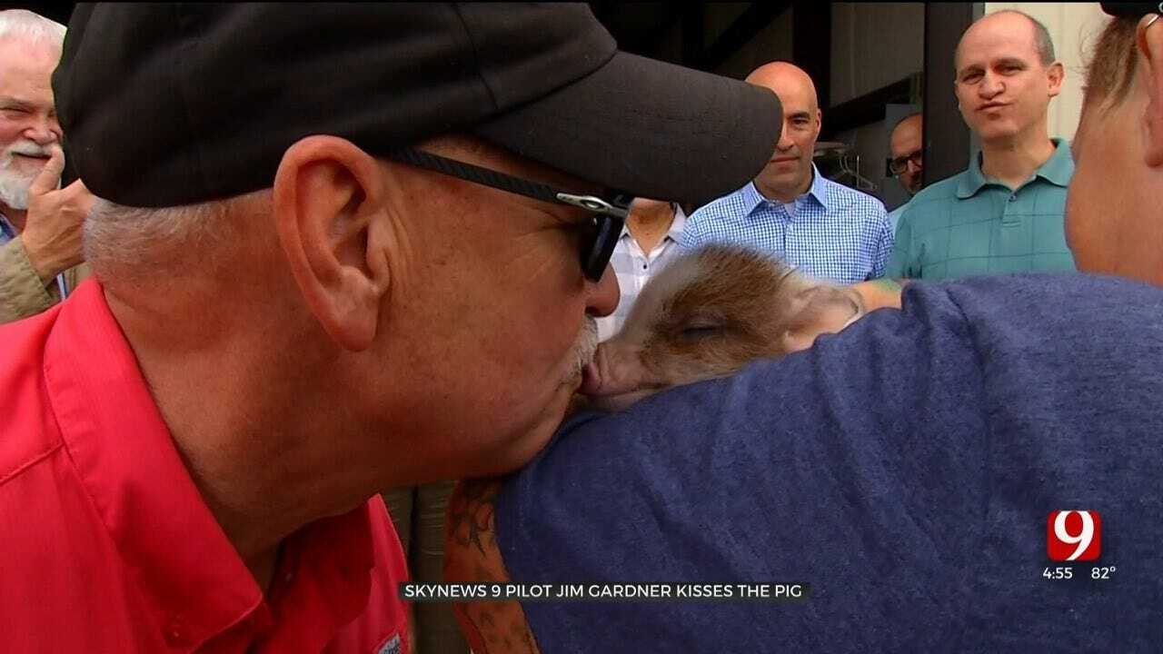 WATCH: Jim Gardner Kisses A Pig!