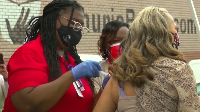 More US Companies Offering Incentives To Get Workers Vaccinated