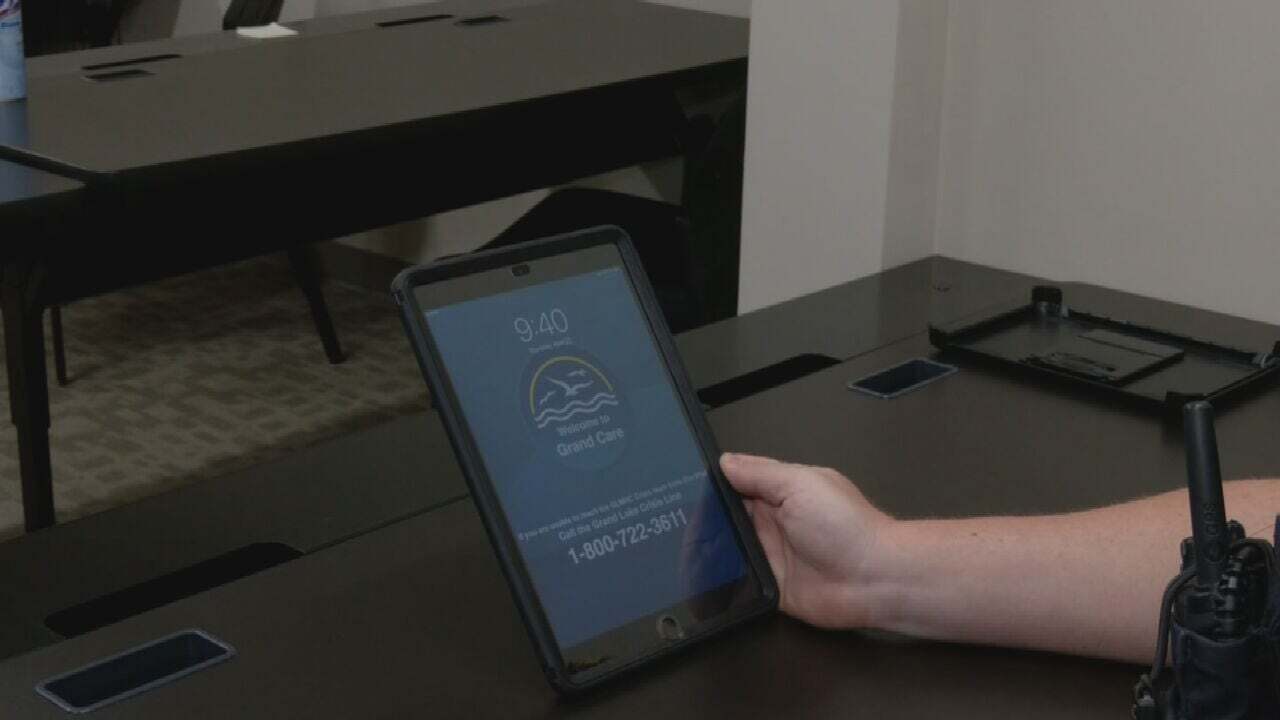 Owasso Police Department Using iPads To Reach Mental Health Professionals During Calls