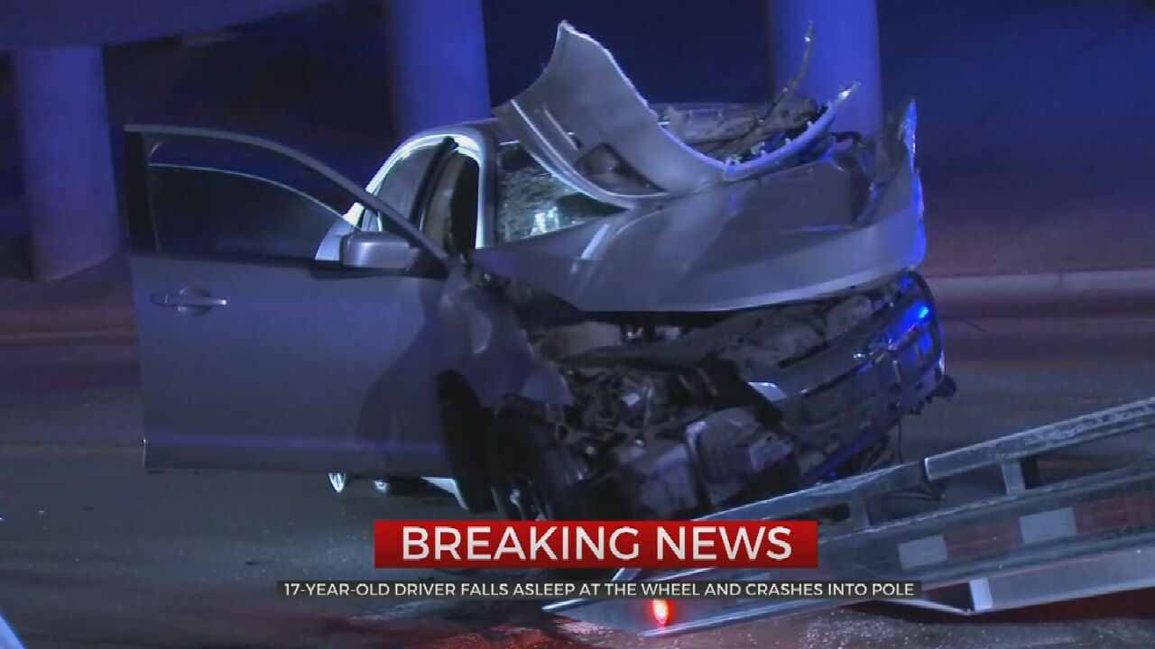 Teen Injured In Early Morning Crash, Tulsa Police Say 