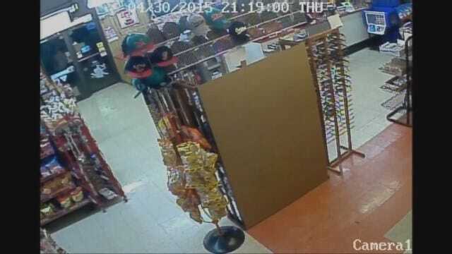 WEB EXTRA: Police Seek Man Who Robbed OKC Convenience Store At Knife Point