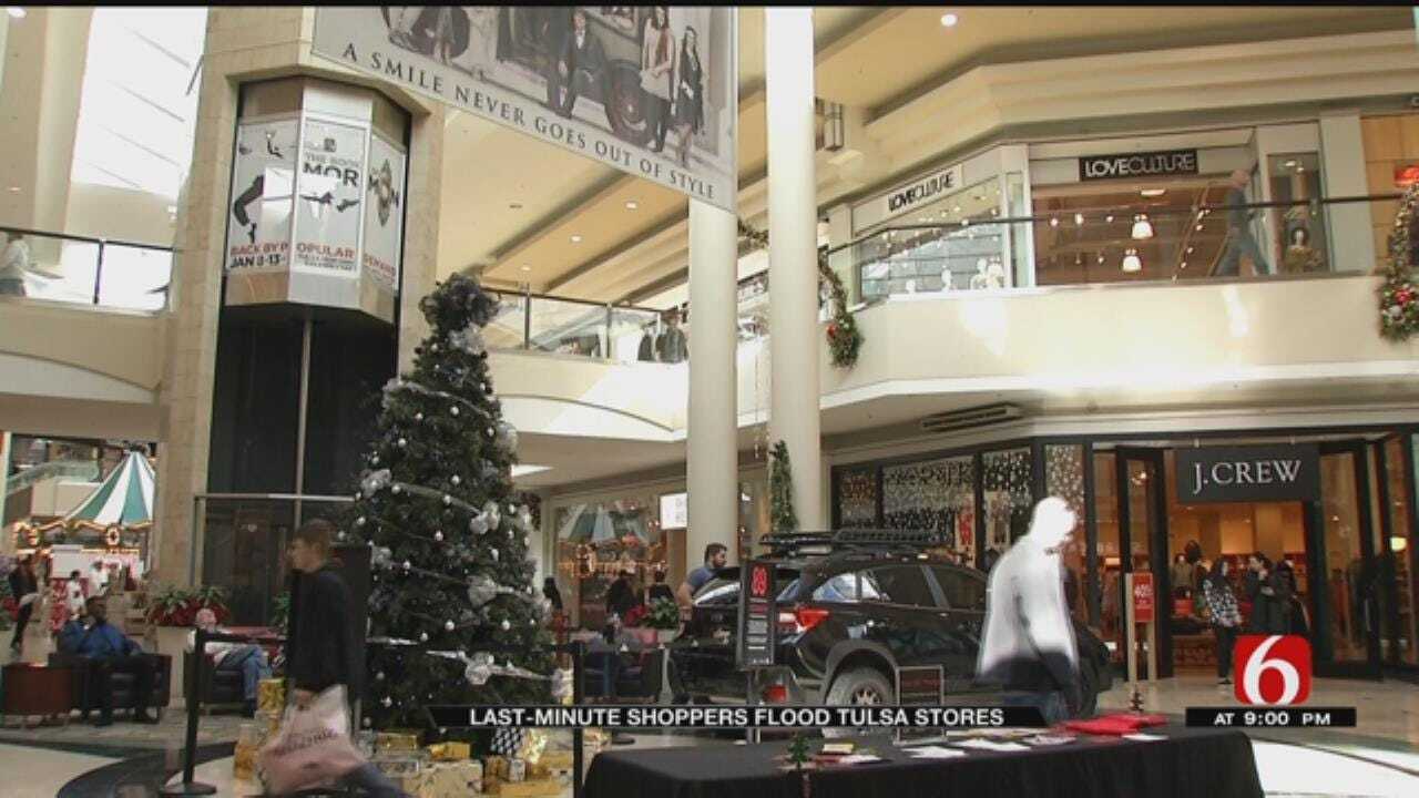 Last Minute Shoppers Flood Tulsa Stores