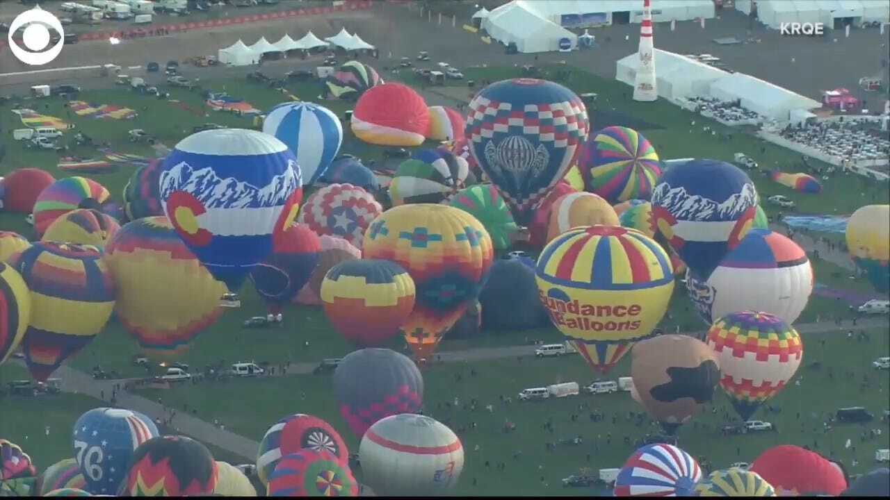 WOW! Hundreds Of Balloons Take Flight During International Balloon Fiesta