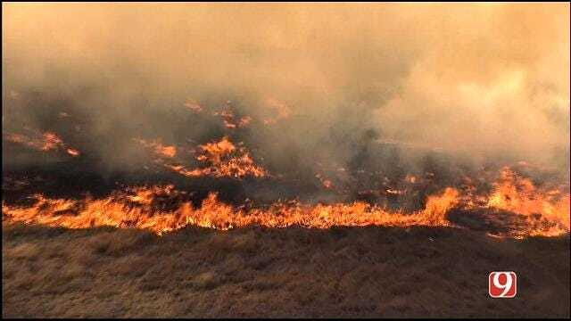 WEB EXTRA: Bob Mills SkyNews 9 HD Flies Over Grass Fire In Edmond