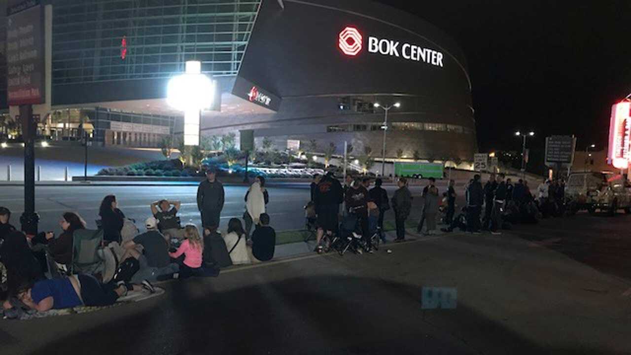 Fans Line Up Early For U2's BOK Center Show