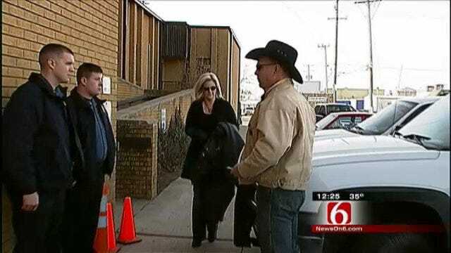 Garth Brooks Takes Stand In His Lawsuit Trial In Claremore