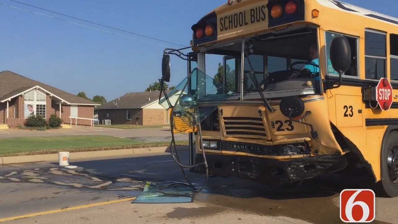 Melissa Hawkes Reports On Bixby School Bus Wreck