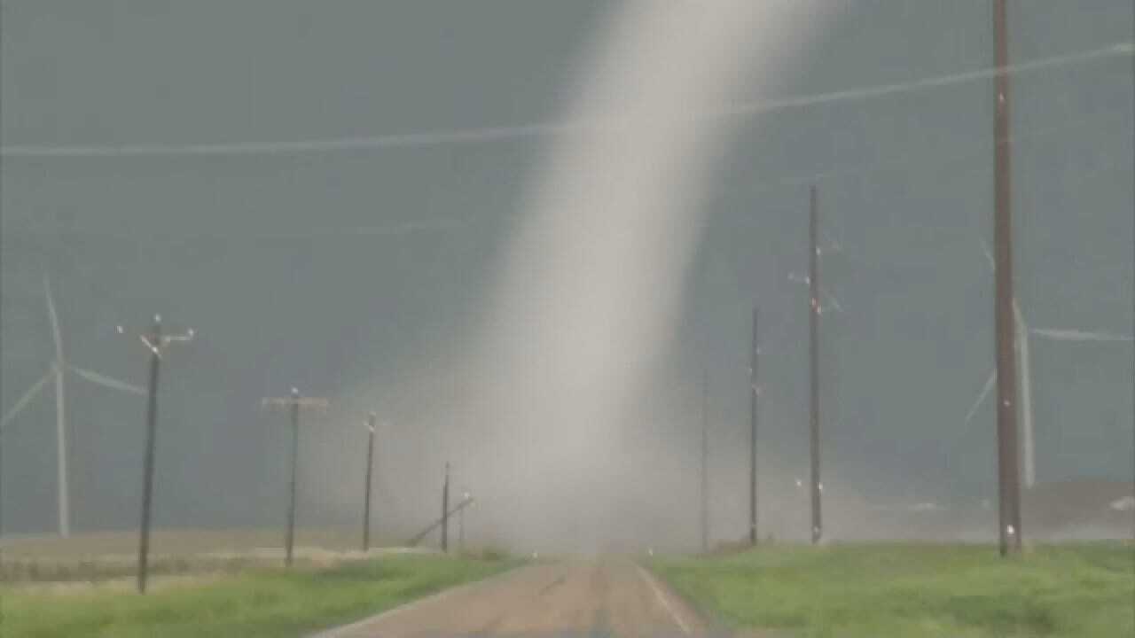 WEB EXTRA: Val & Amy Castor Track Multiple Tornadoes In The Texas Panhandle