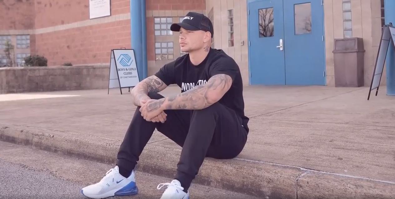 Country Music Star Kane Brown Returns To Tennessee To Help Community