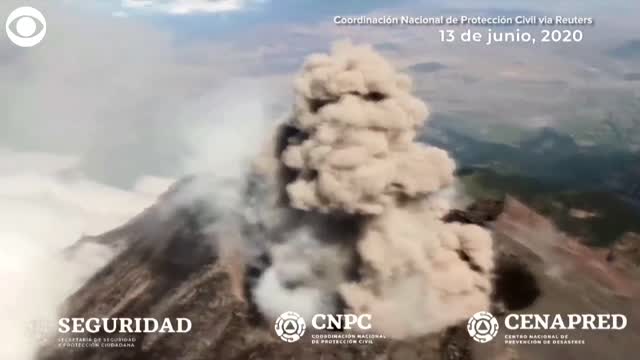 WATCH: Experts Flew Over A Volcano As It Smoldered In Mexico
