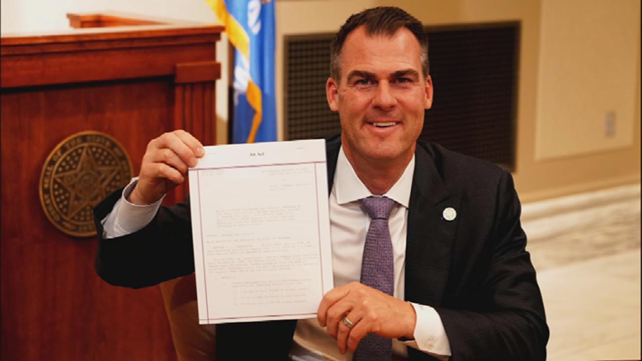 Governor Stitt Signs 3 Bills Cutting Income Taxes Rates