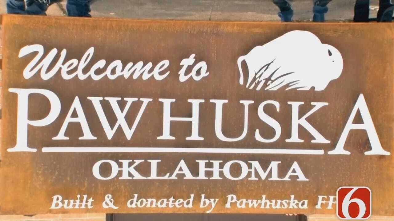 Pawhuska FFA Installing Sign To Welcome Visitors To Town