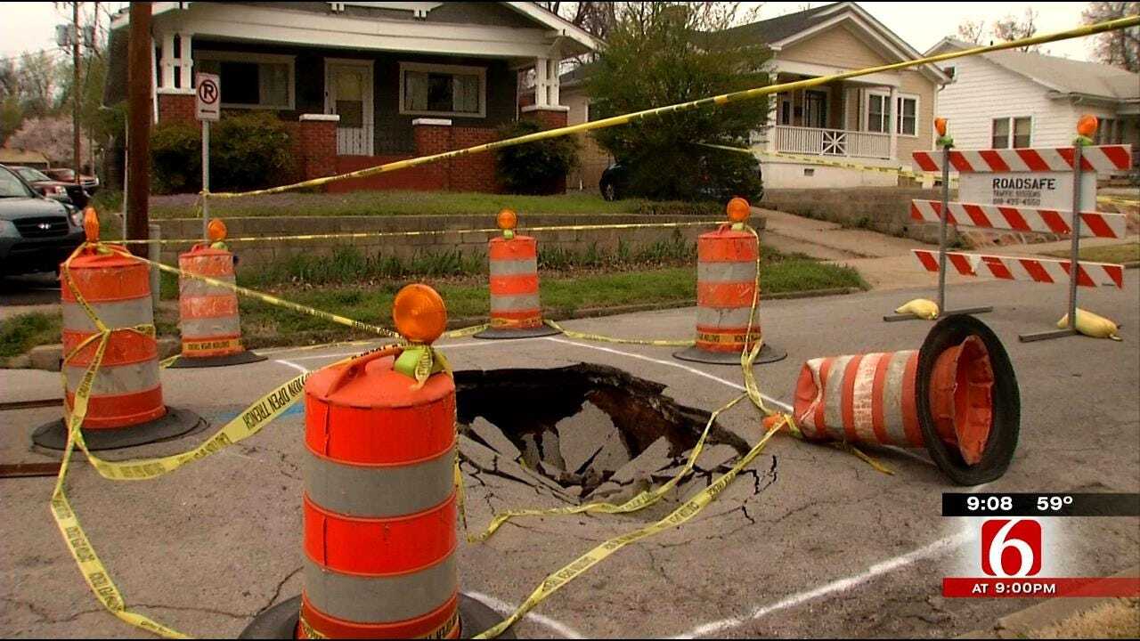 Hole Swallows Midtown Tulsa Street