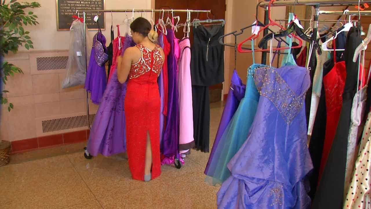 Cinderella Prom Project Continues To Grow, Help Tulsa Students