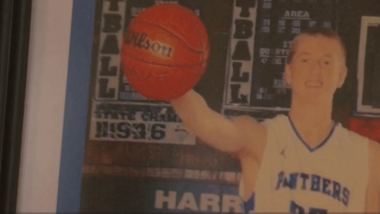 Harrah Community Supports Brady Manek As His College Basketball Career Comes To A Close