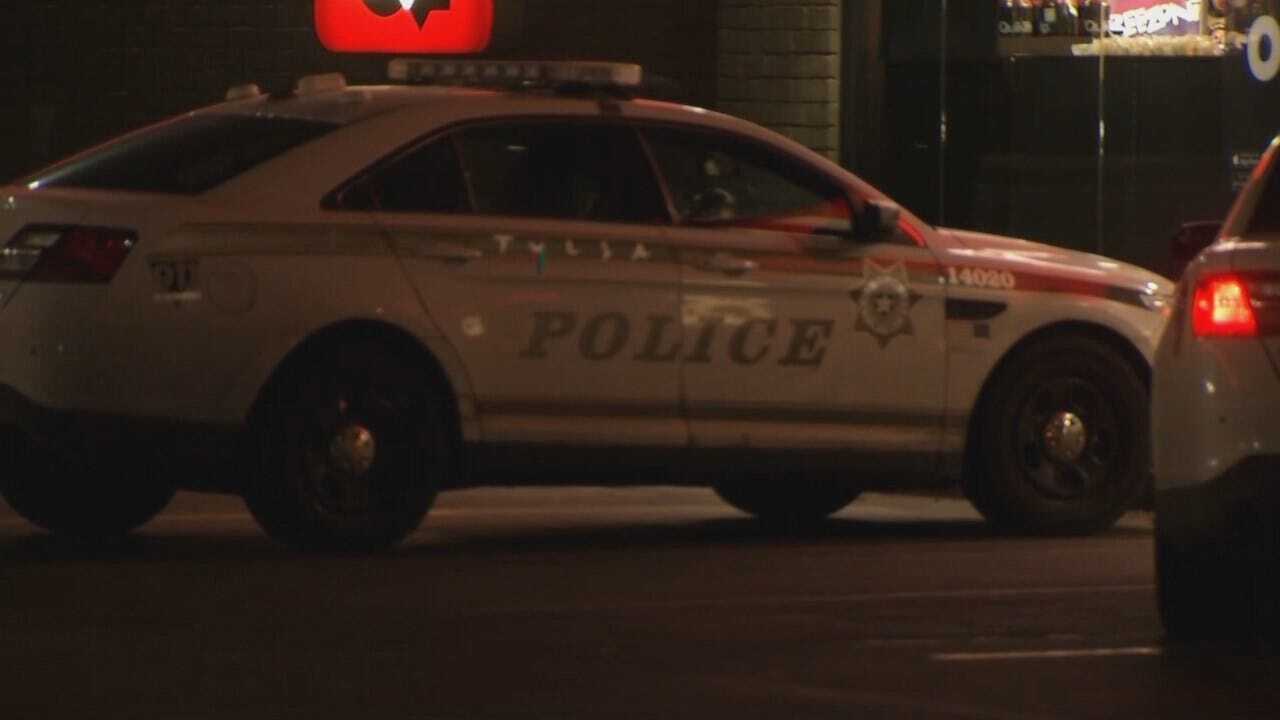 WEB EXTRA: Video At Scene Of Tulsa QuikTrip Robbery