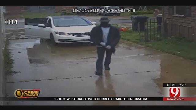 SW OKC Armed Robbery Caught On Camera, Police Searching For Suspects