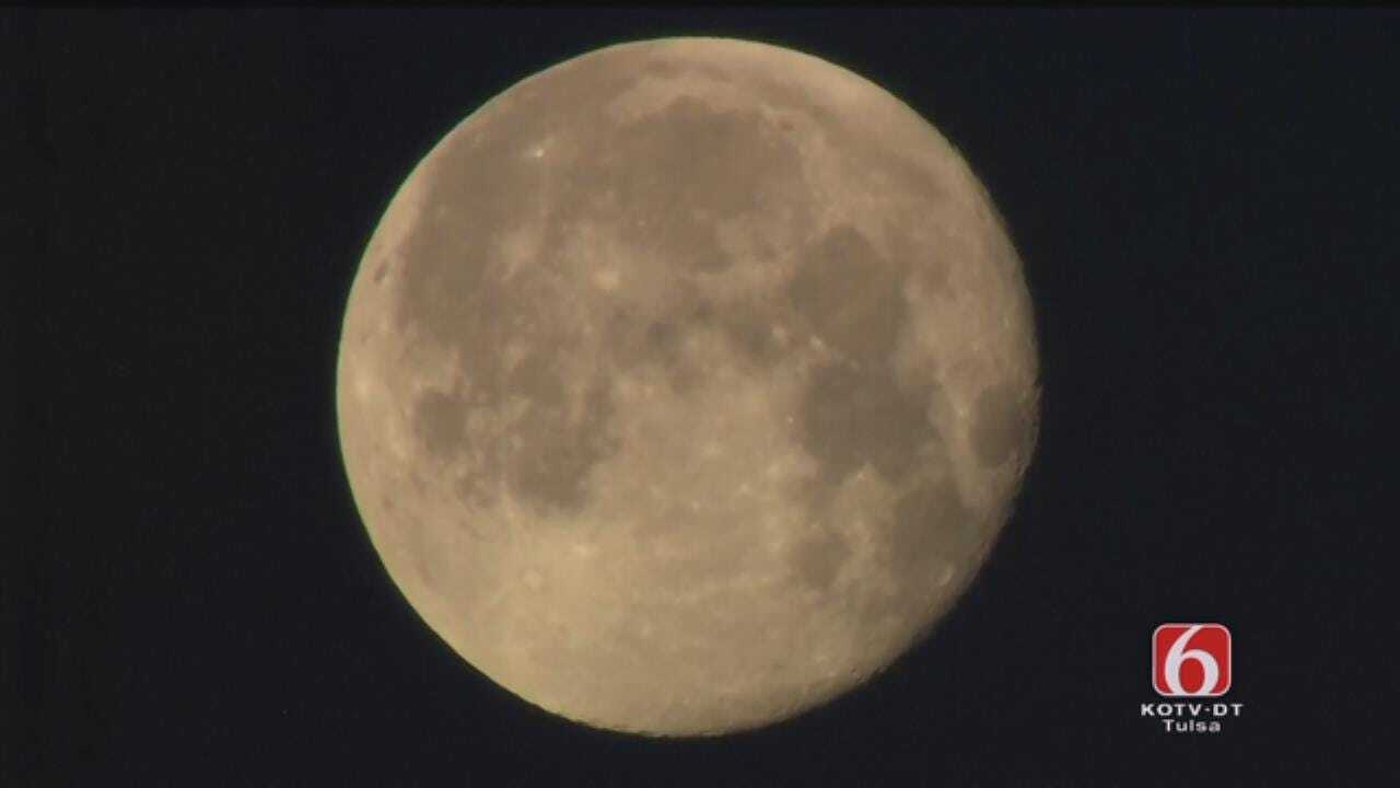 Osage SkyNews 6 HD: View Of The Moon Over Tulsa