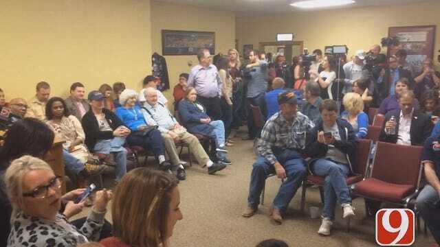 WEB EXTRA: GOP Voters Wait For Results At OK GOP HQ