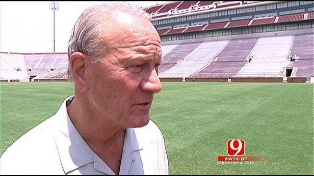 Dean Blevins Chats With Barry Switzer