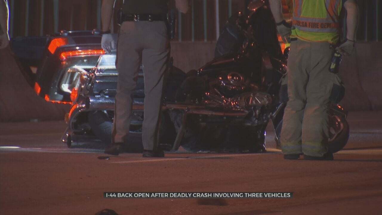 1 Dead, 2 Injured After Crash Along I-44