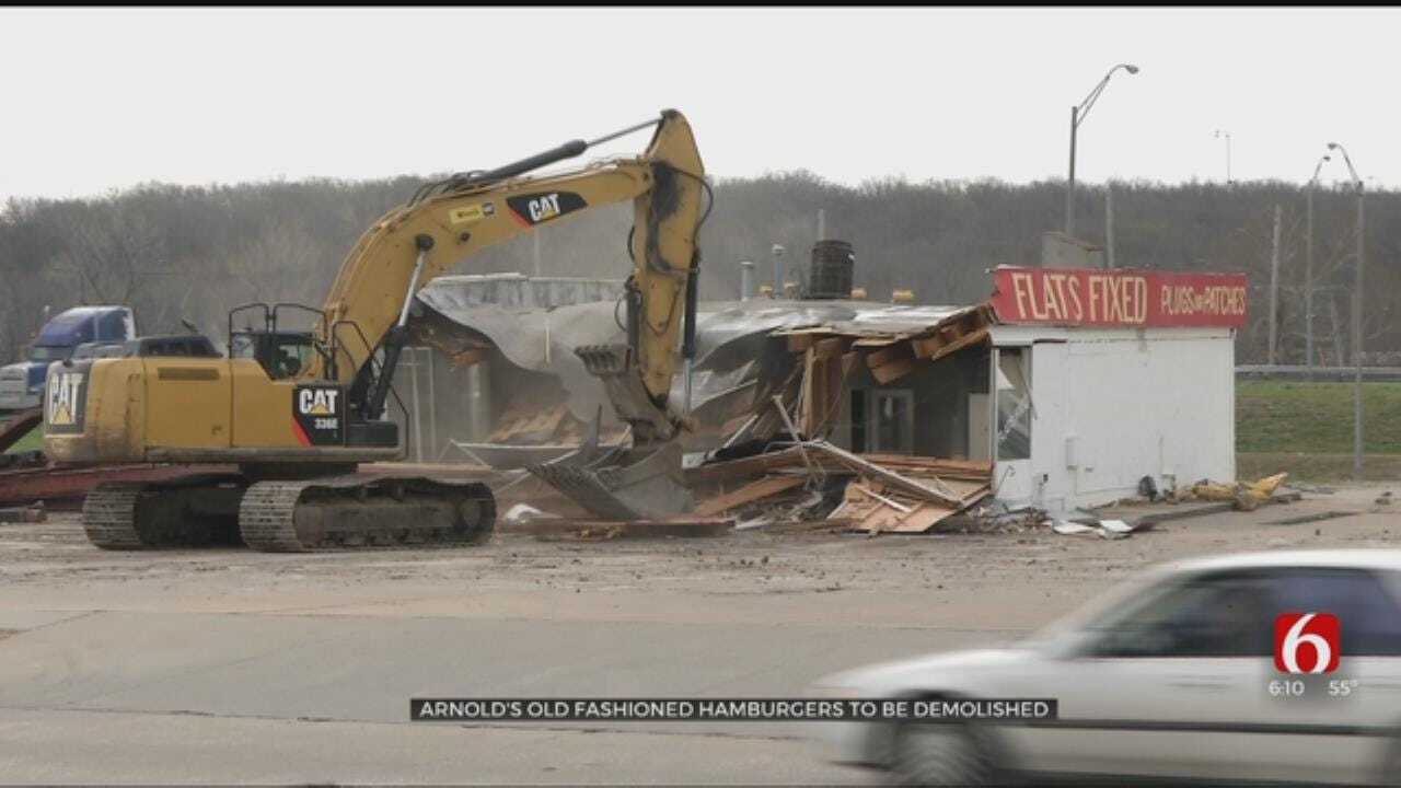 Arnold's Old Fashioned Hamburgers Building Demolished