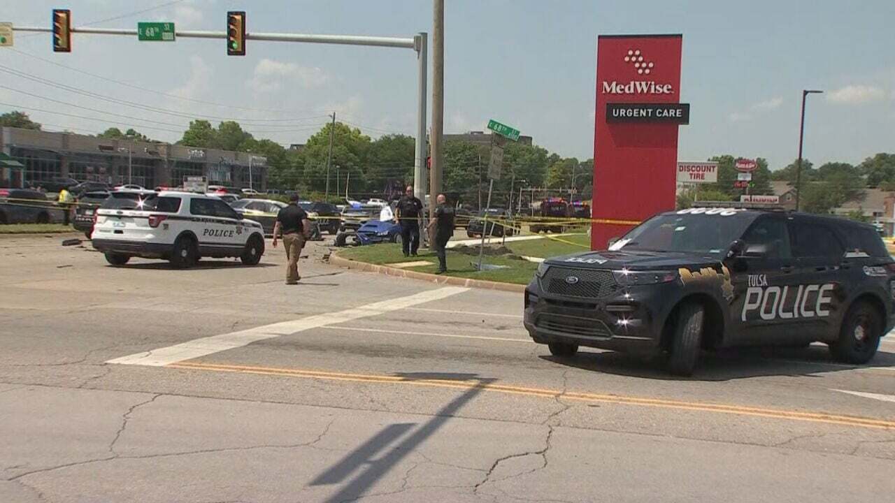 Man Killed, 2 Teens Arrested After Crash In Tulsa; Police Investigate