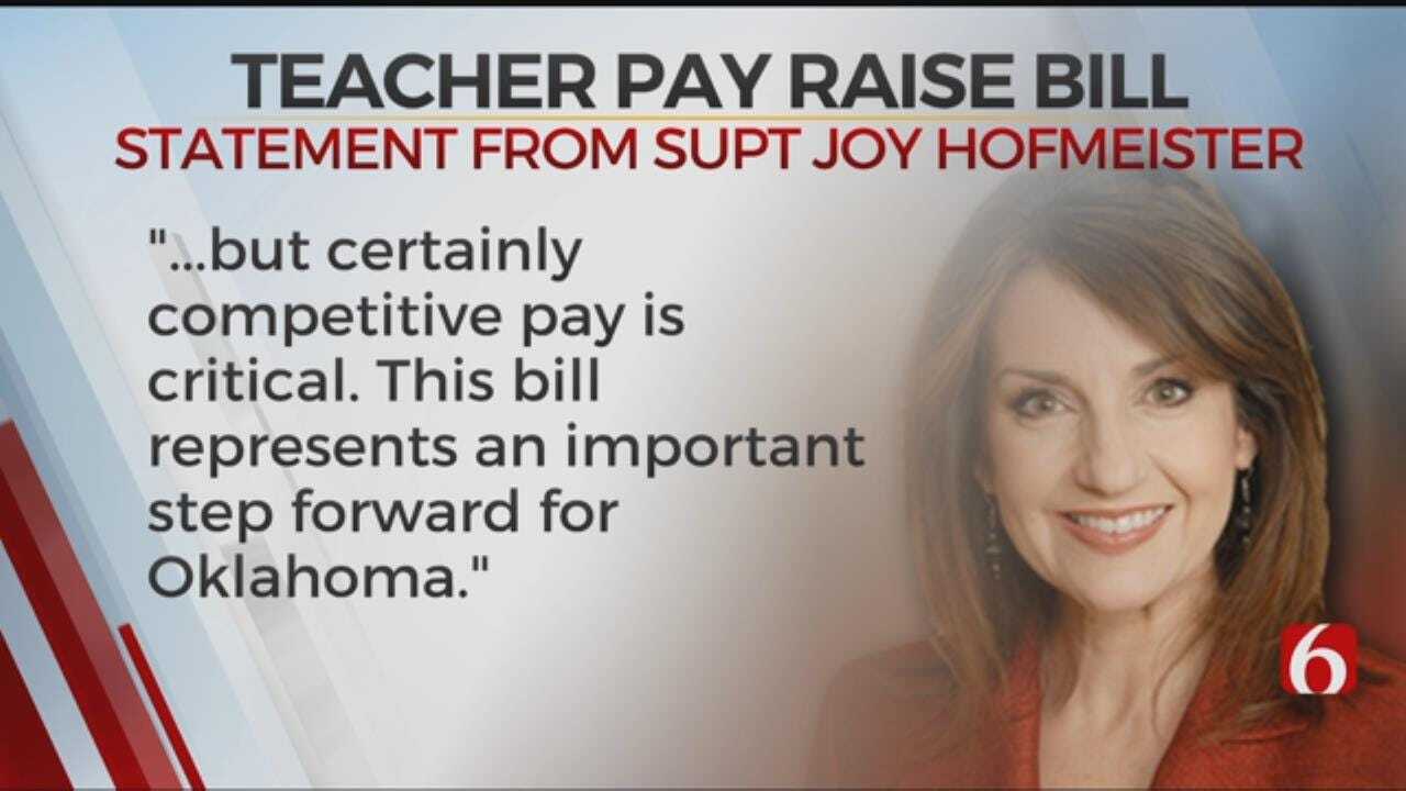 Oklahoma House Committee Passes Teacher Pay Raise Bill