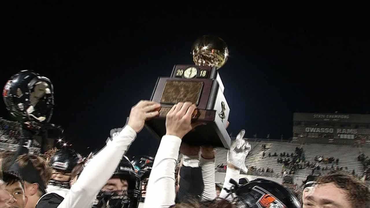 Sperry Pirates Win First Gold Ball, 35-14