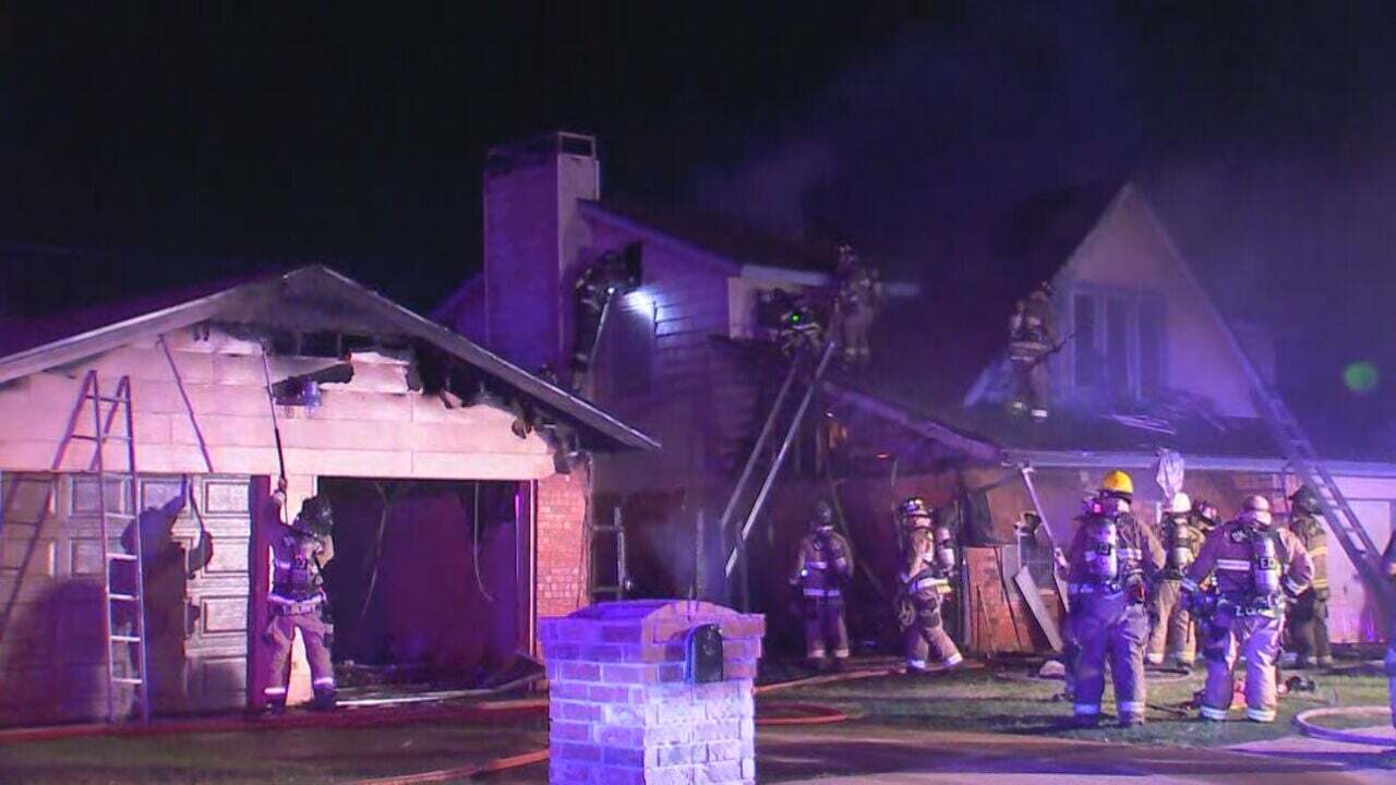 Firefighters Respond After Trash Fire Spreads To 2 Homes In SE Oklahoma City