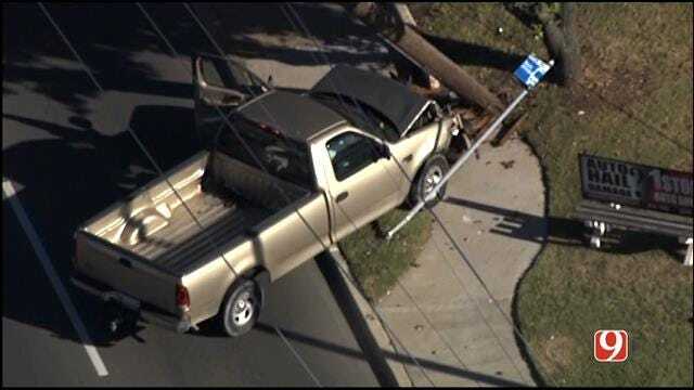 WEB EXTRA: Bob Mills SkyNews9 HD Flies Over A Truck Crashed Into A Power Pole In NW OKC