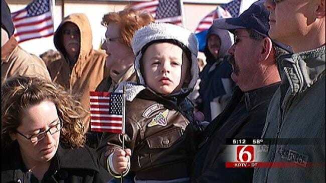 Families Welcome Tulsa's 138th Fighter Wing Home From Iraq