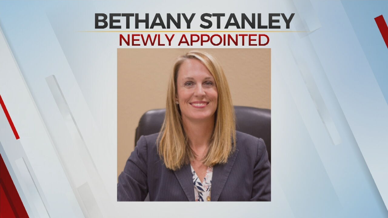Oklahoma Gov. Stitt Appoints New Associate District Judge In Cleveland County
