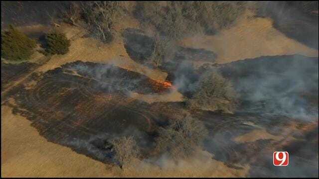 WEB EXTRA: SkyNews 9 Flies Over Grass Fire Near Mustang