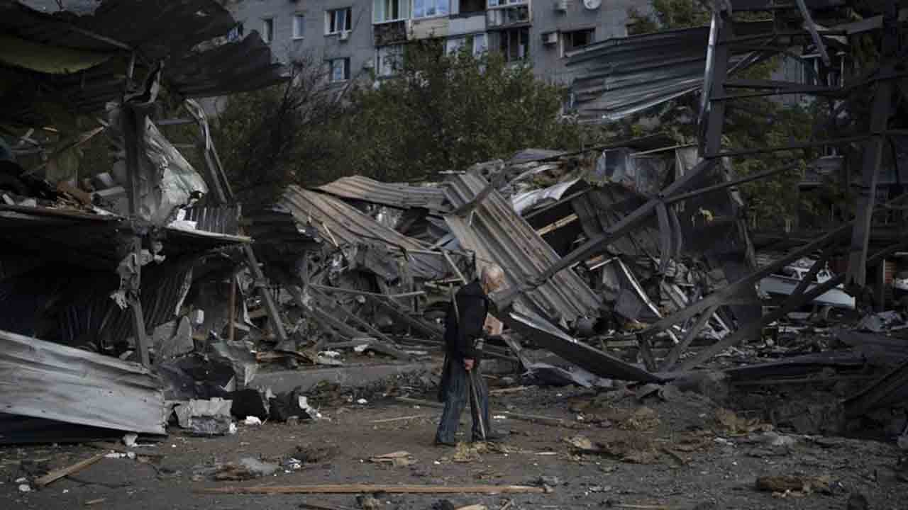 Missiles Hit Ukrainian City, Alarms Elsewhere Keep Up Fear