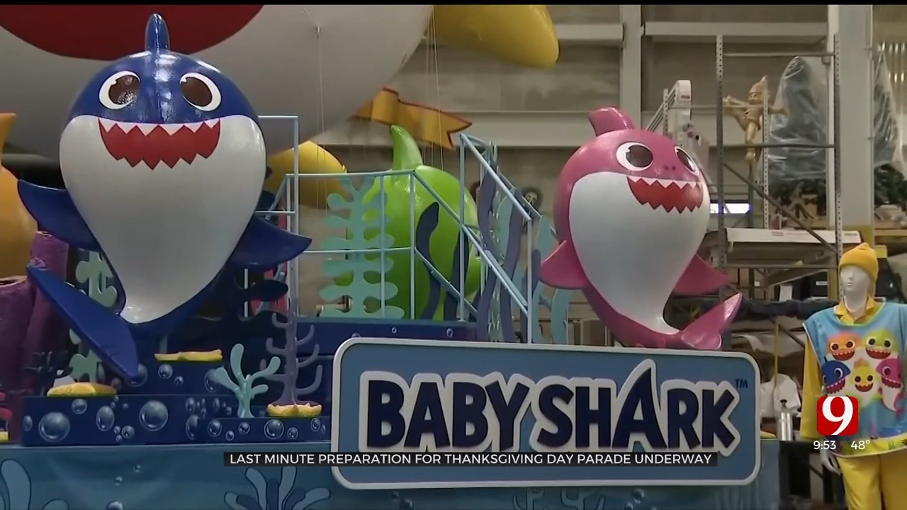 Final Preparations Underway For Thanksgiving Parade In New York City
