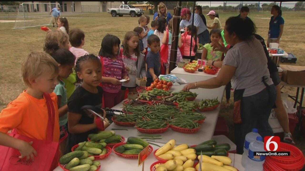 Farmers Market Teaching Tahlequah Students About Health, Money Management