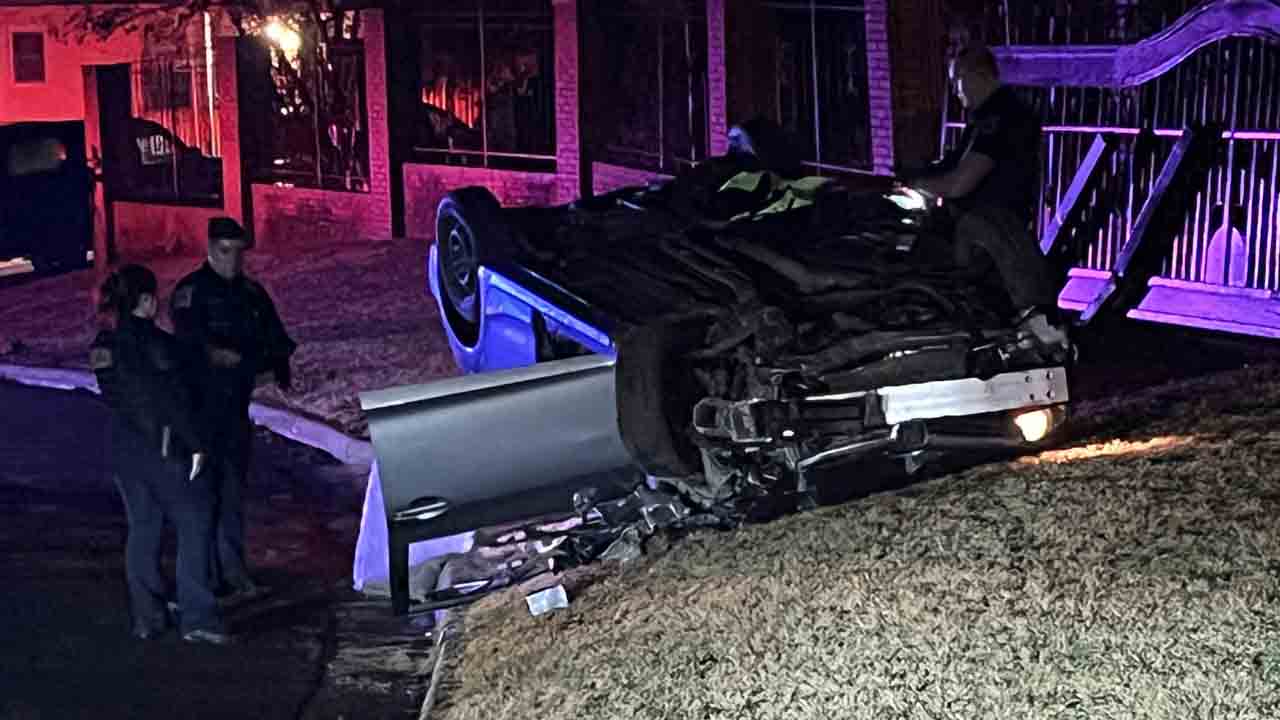 Early-Morning Police Chase Ends In Crash In Tulsa 