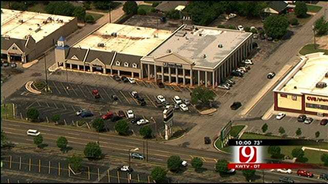 Bold Bank Robber Hits Northwest Oklahoma City Bank