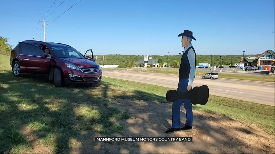 Mannford Museum Honors Country Band With Statue