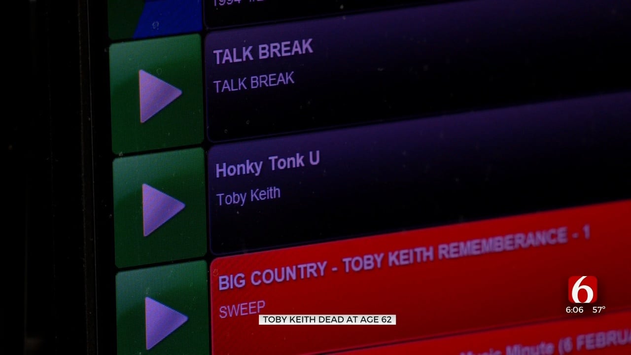 Toby Keith Fans Call Into Radio Stations To Share Memories