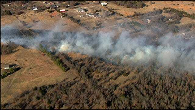 SkyNews 9 HD Over Large Grass Fire Near Choctaw