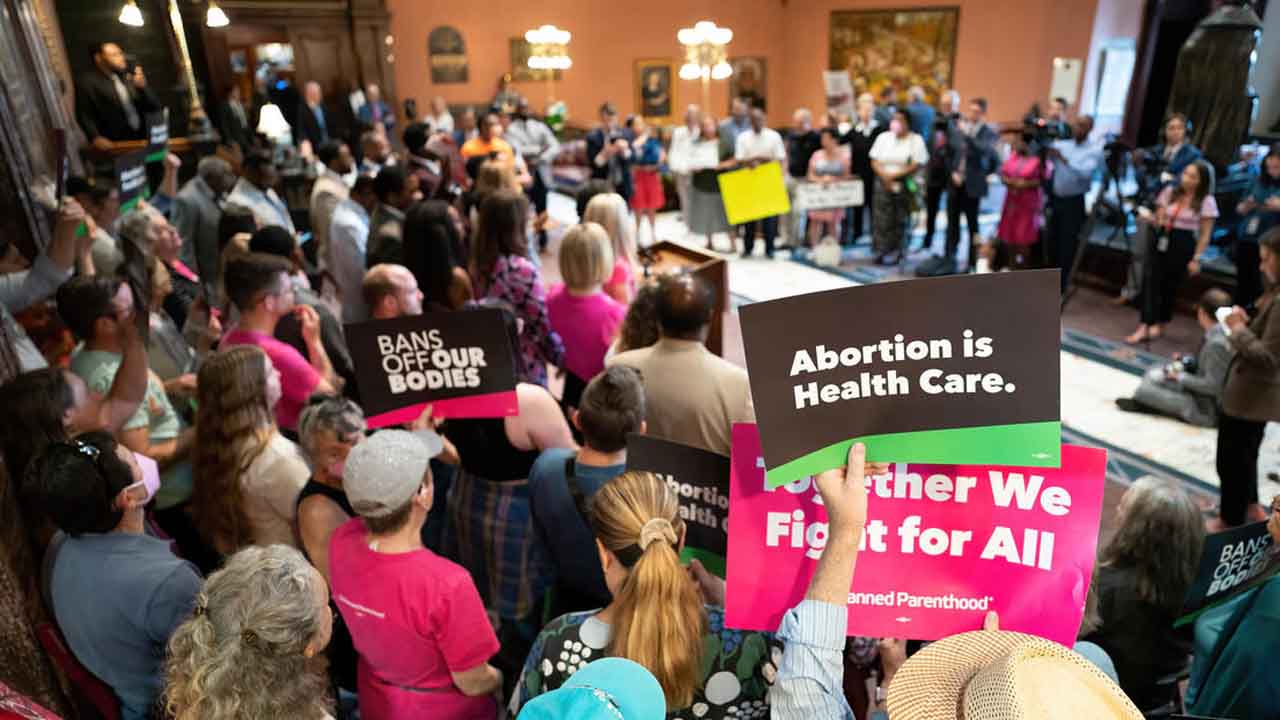 South Carolina Lawmakers Pass 6-Week Abortion Ban