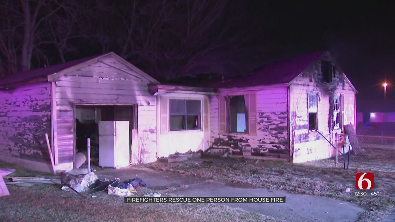 Tulsa Firefighters: 1 Person Pulled From Early Morning House Fire
