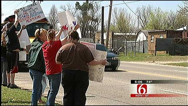 Parents, Kids Protest District's Proposal To Close Tulsa Elementary School