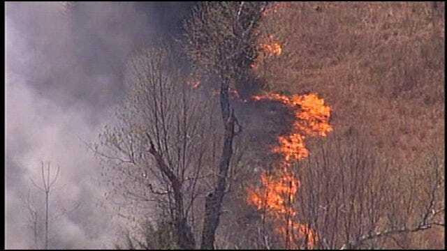 WEB EXTRA: SkyNews6 Pilot Discusses Creek County Fire Lines